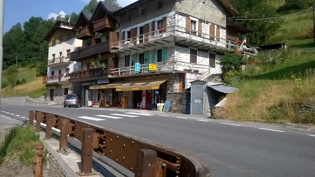 Garni La Genziana Bed & Breakfast Temu Exterior photo